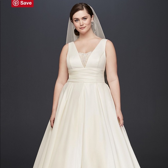 Satin ball gown - Picture 2 of 3